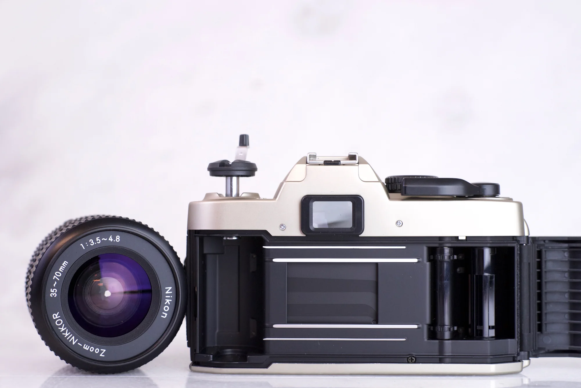 Nikon FM10 35mm Film SLR Camera with Zoom Nikkor 35-70mm F/3.5-4.8